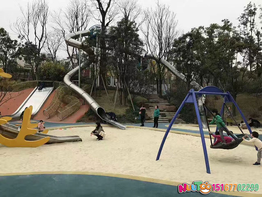 兒童游樂設(shè)備的投資優(yōu)勢(shì)有哪些？要從以下兩點(diǎn)出發(fā)